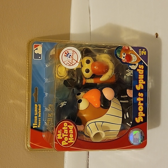New in Box: Hasbro Mr Potato Head Sports Spud NY Yankees - Picture 1 of 10